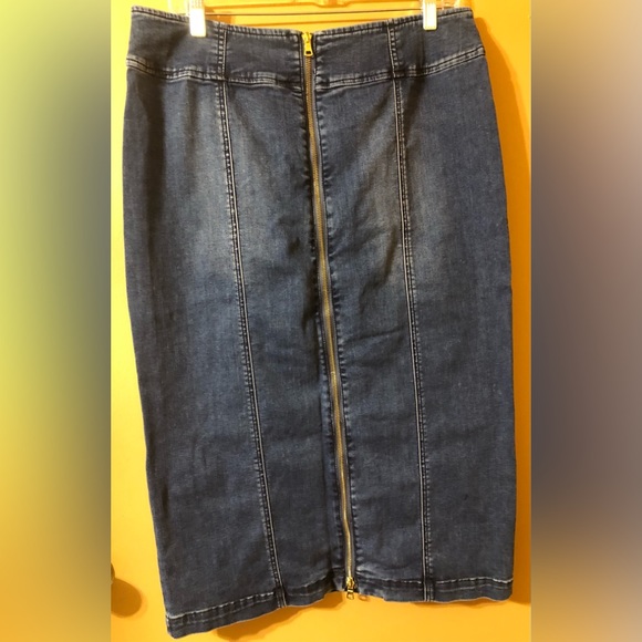 COPY - Denim skirt - Picture 2 of 4